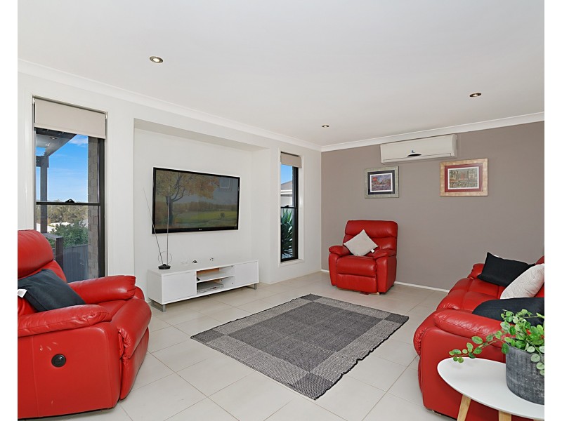 7 Kimberley Place, Macquarie Hills NSW 2285