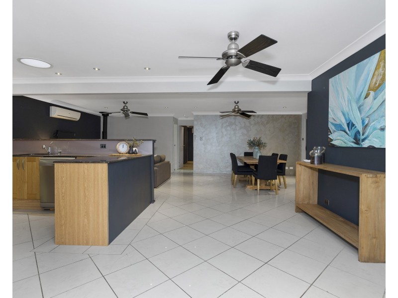 4 Berwick Crescent, Maryland NSW 2287