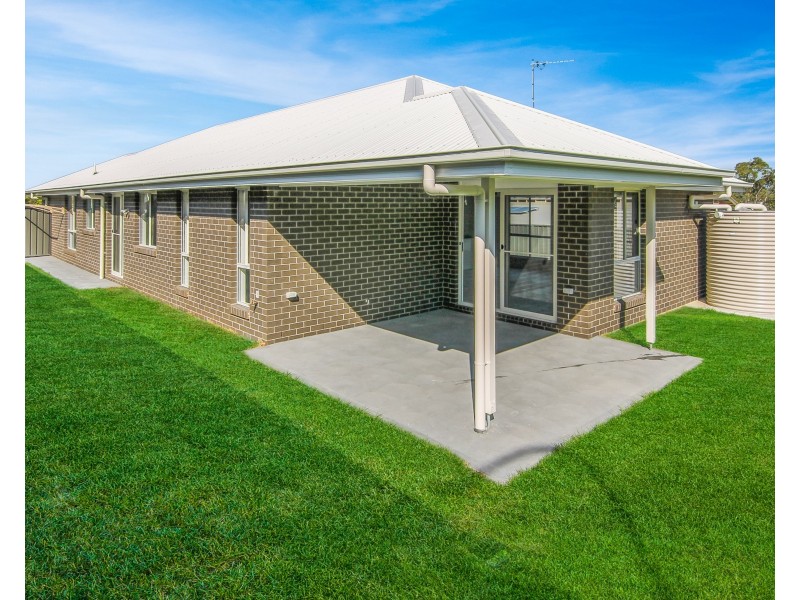 2a Turnbull Street, Fennell Bay NSW 2283