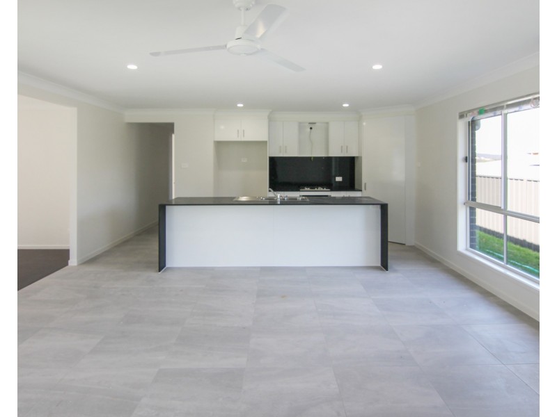 2a Turnbull Street, Fennell Bay NSW 2283