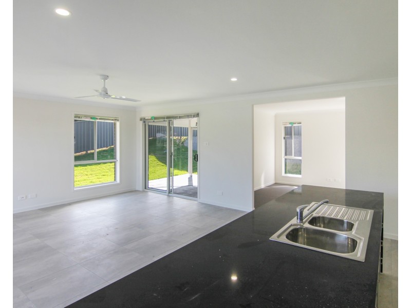 2a Turnbull Street, Fennell Bay NSW 2283