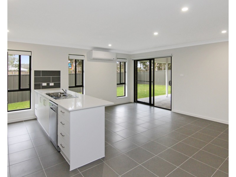 1 Turnberry Close, Fletcher NSW 2287