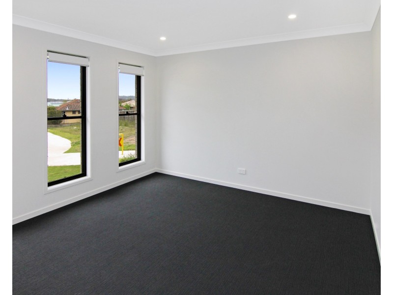 1 Turnberry Close, Fletcher NSW 2287
