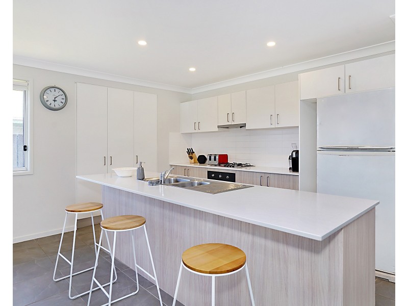 16 Foxtail Street, Fern Bay NSW 2295