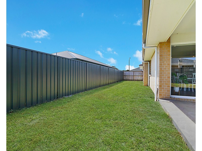 16 Foxtail Street, Fern Bay NSW 2295