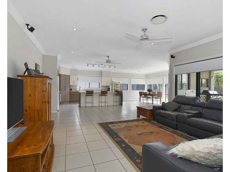 3 Rushland Drive, Fern Bay NSW 2295