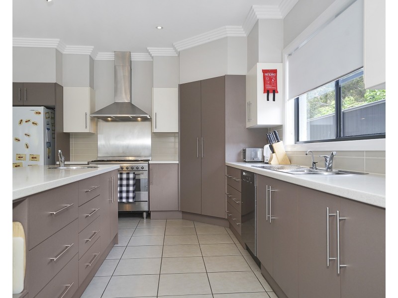 3 Rushland Drive, Fern Bay NSW 2295