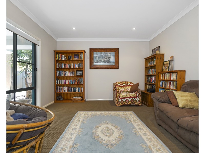 3 Rushland Drive, Fern Bay NSW 2295