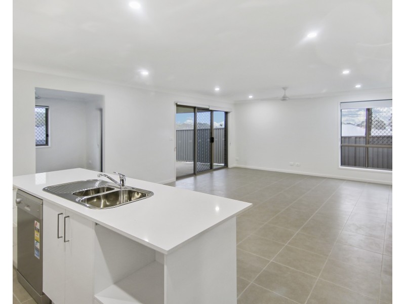 42 Fishermans Drive, Teralba NSW 2284