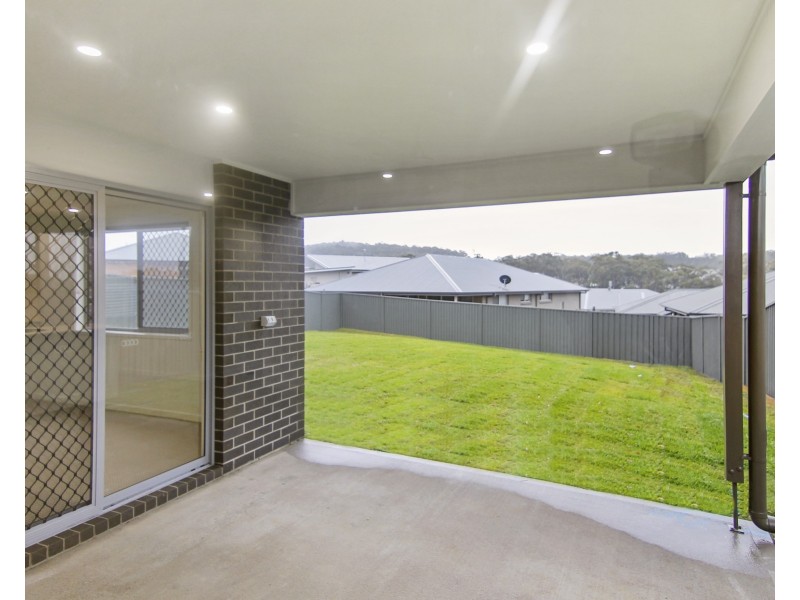42 Fishermans Drive, Teralba NSW 2284