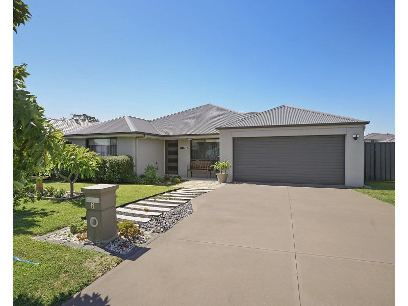 9 Water Street, Fern Bay NSW 2295