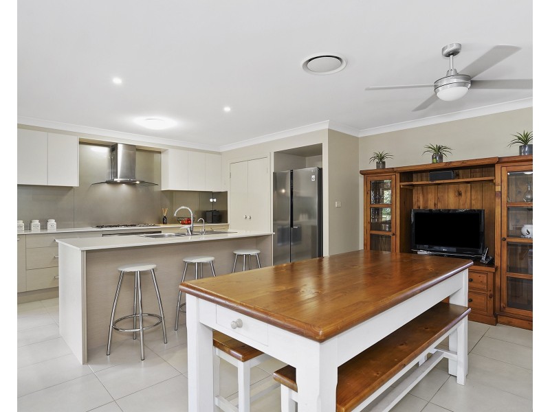 9 Water Street, Fern Bay NSW 2295