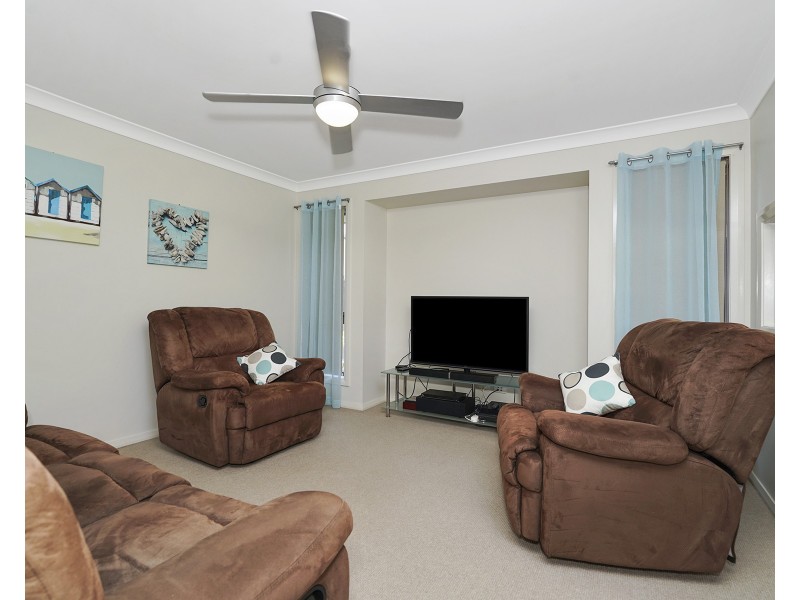 9 Water Street, Fern Bay NSW 2295