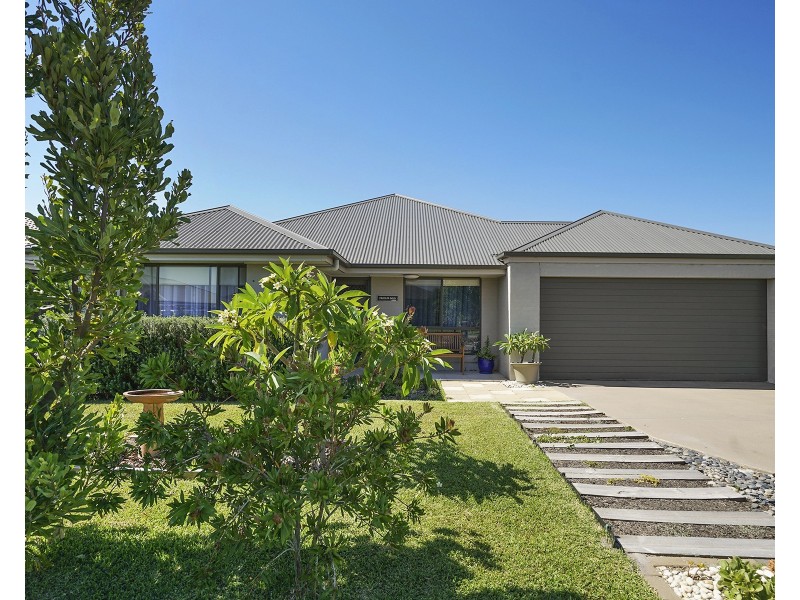 9 Water Street, Fern Bay NSW 2295