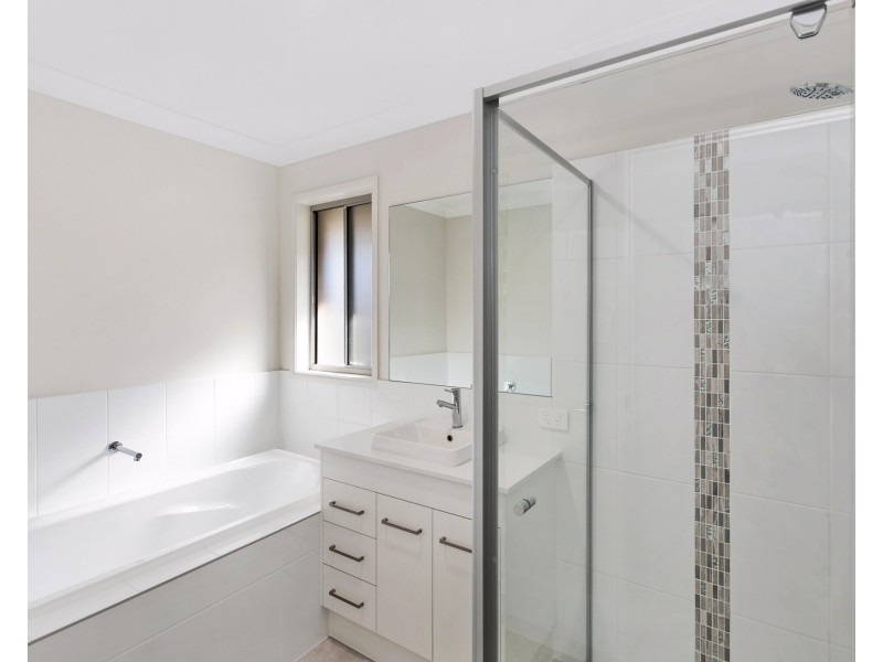 8 Flavum Street, Fletcher NSW 2287