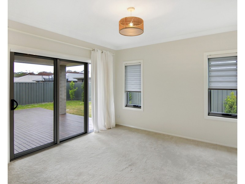 20 Rosemary Street, Fern Bay NSW 2295