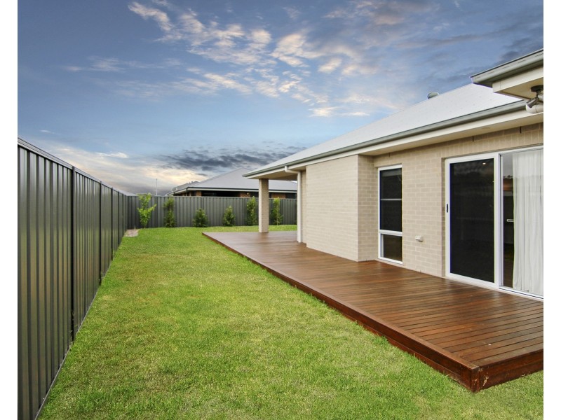 20 Rosemary Street, Fern Bay NSW 2295