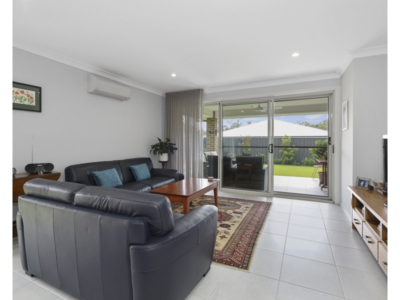 38 Apple Street, Fern Bay NSW 2295