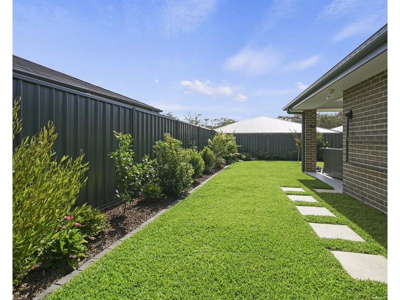 38 Apple Street, Fern Bay NSW 2295