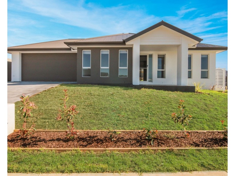 17  Ellerton Avenue, North Rothbury NSW 2335