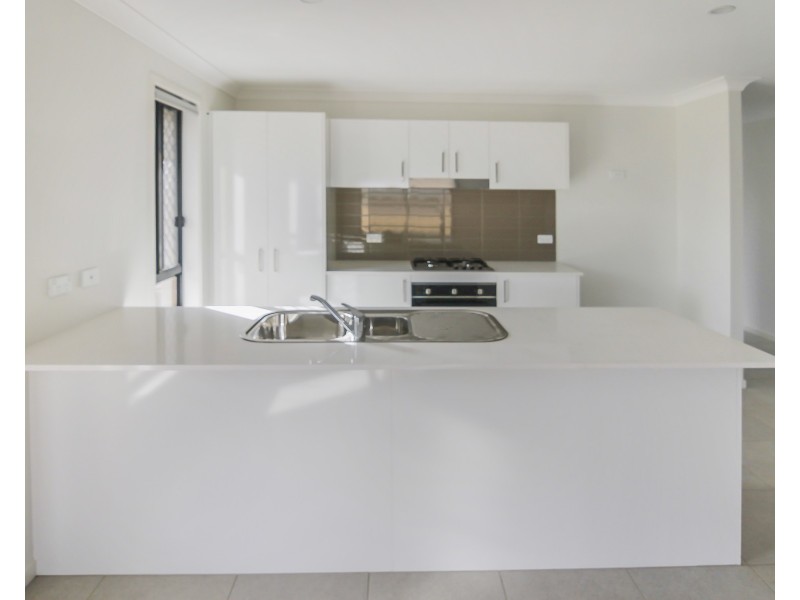 17  Plover Circuit, Aberglasslyn NSW 2320