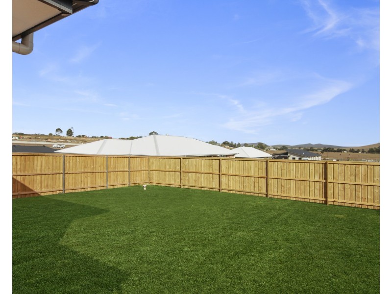 17  Plover Circuit, Aberglasslyn NSW 2320