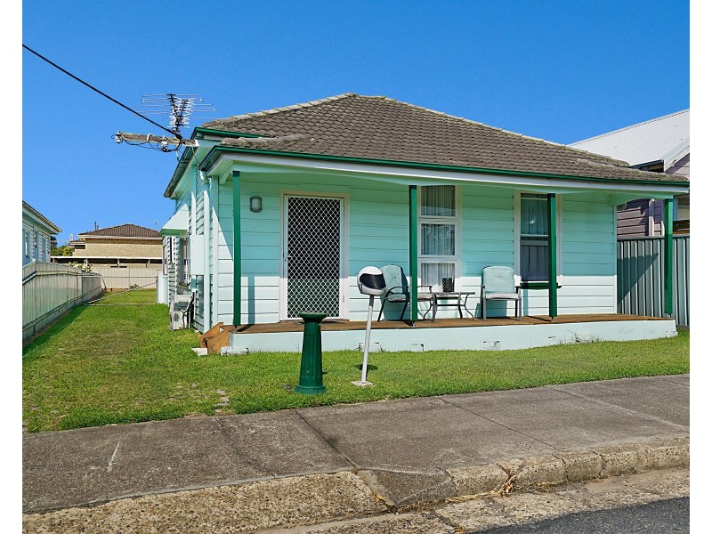 17 Buxton Street, Adamstown NSW 2289