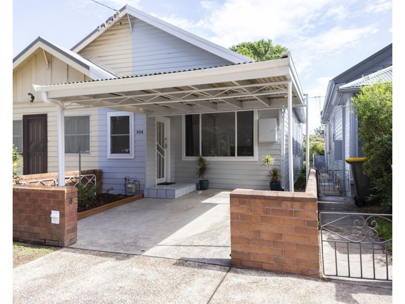 104 Lindsay Street, Hamilton NSW 2303