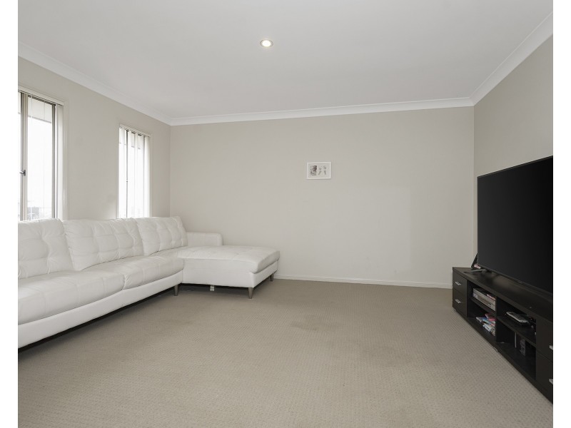 73 Seaside Boulevard, Fern Bay NSW 2295