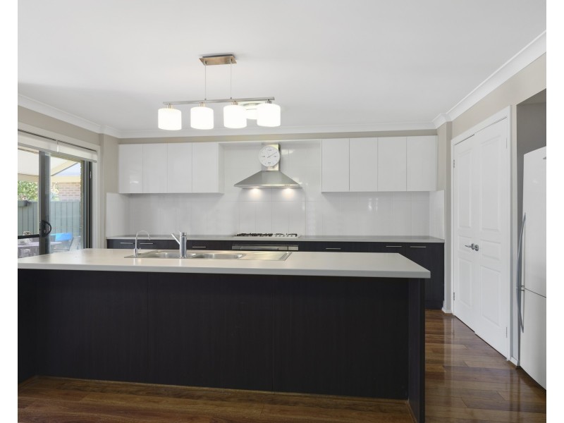 10 Oimara Street, Fern Bay NSW 2295