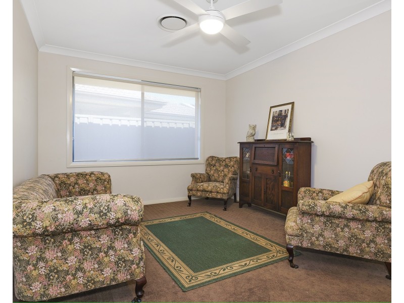 10 Oimara Street, Fern Bay NSW 2295