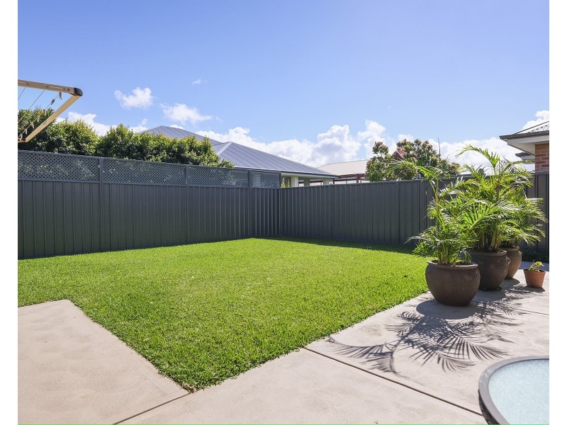 10 Oimara Street, Fern Bay NSW 2295