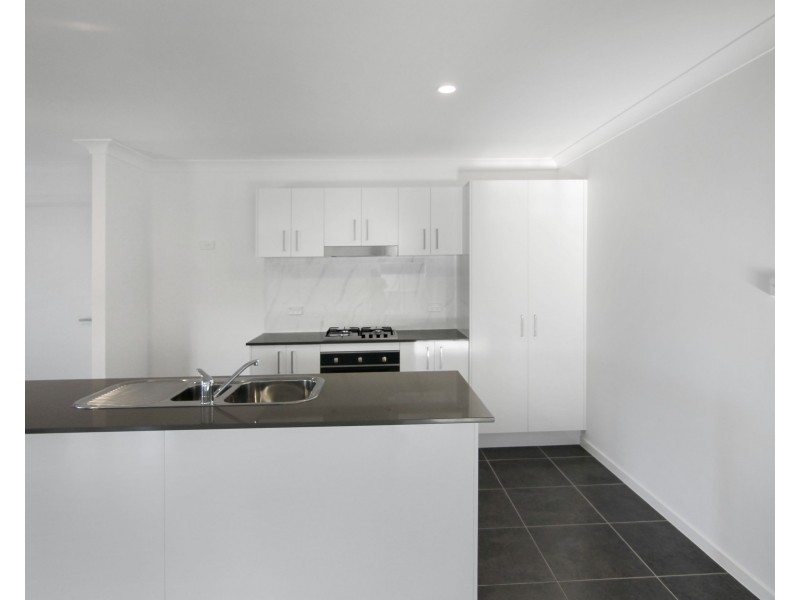 63 Portland Drive, Cameron Park NSW 2285