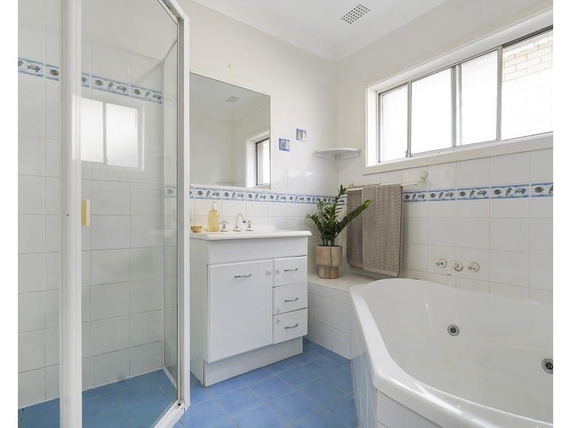 1 Sacramento Avenue, Macquarie Hills NSW 2285