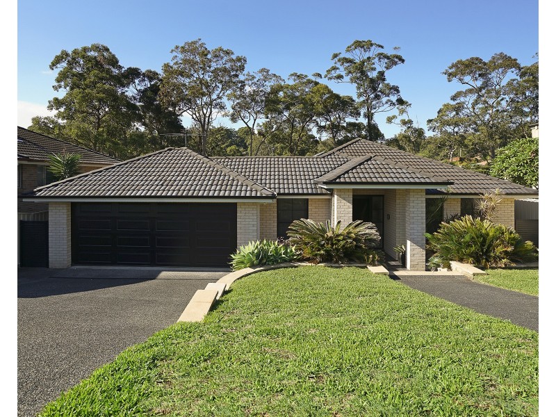 12 Warburton Close, Macquarie Hills NSW 2285