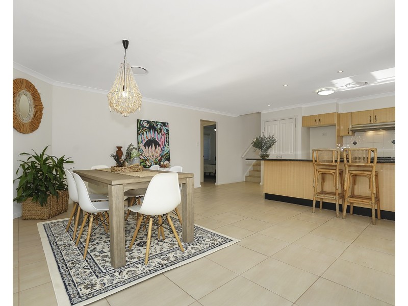 12 Warburton Close, Macquarie Hills NSW 2285