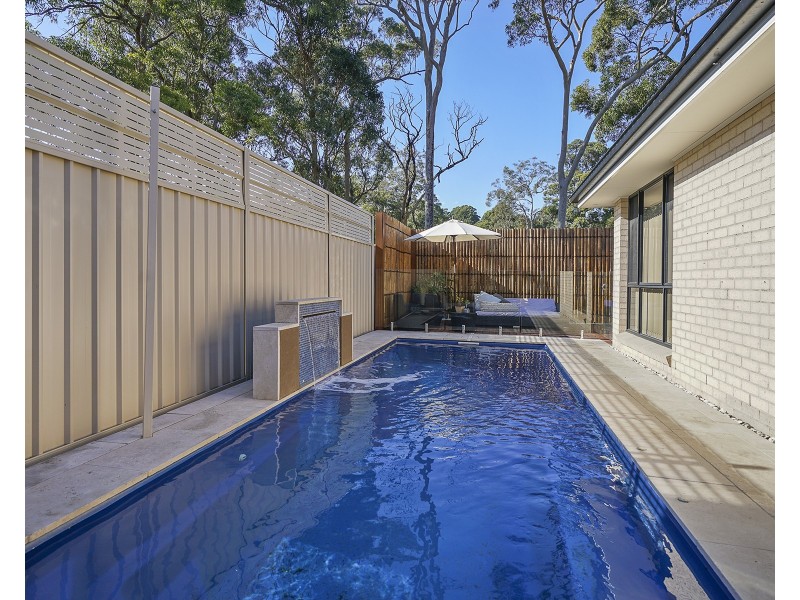 12 Warburton Close, Macquarie Hills NSW 2285