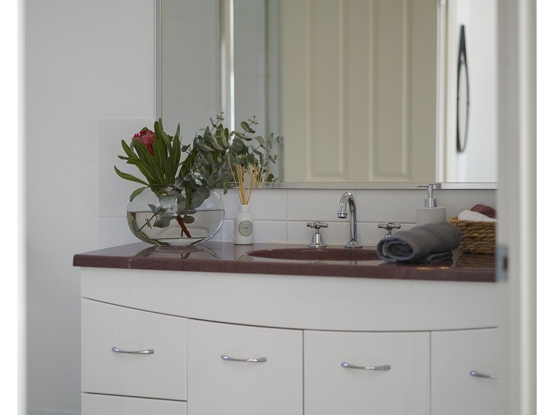 12 Warburton Close, Macquarie Hills NSW 2285