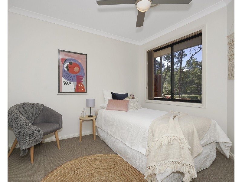 12 Warburton Close, Macquarie Hills NSW 2285