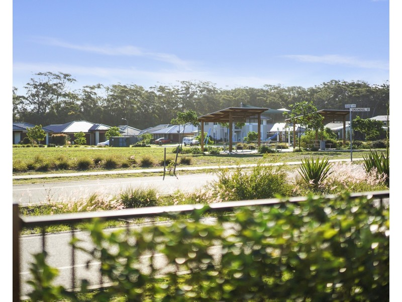 56 Seaside Boulevard, Fern Bay NSW 2295