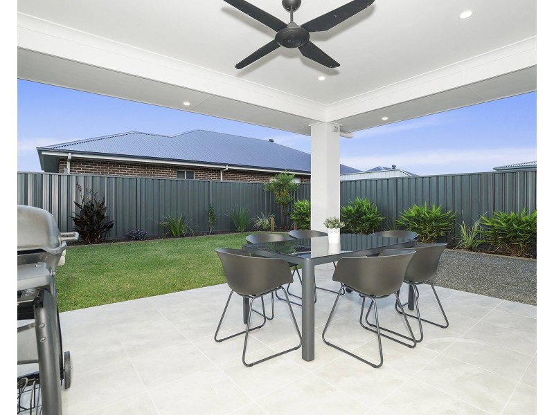 15 Dune Drive, Fern Bay NSW 2295