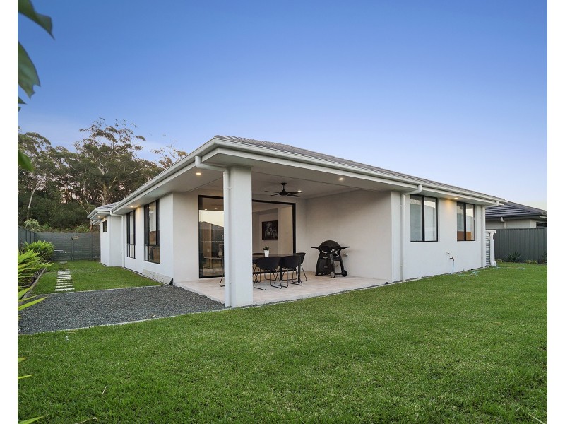 15 Dune Drive, Fern Bay NSW 2295