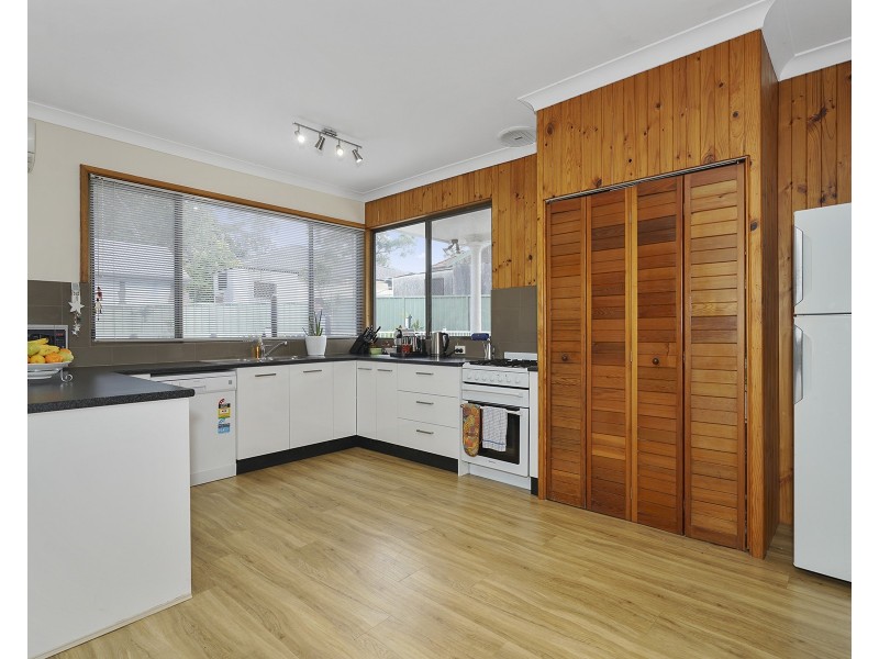 2 Clarence Road, Waratah NSW 2298