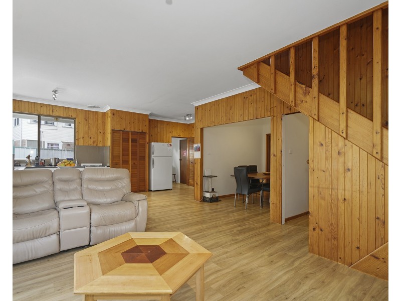 2 Clarence Road, Waratah NSW 2298