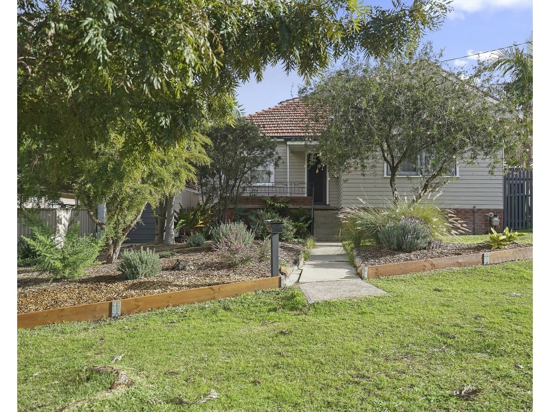 2 Clarence Road, Waratah NSW 2298