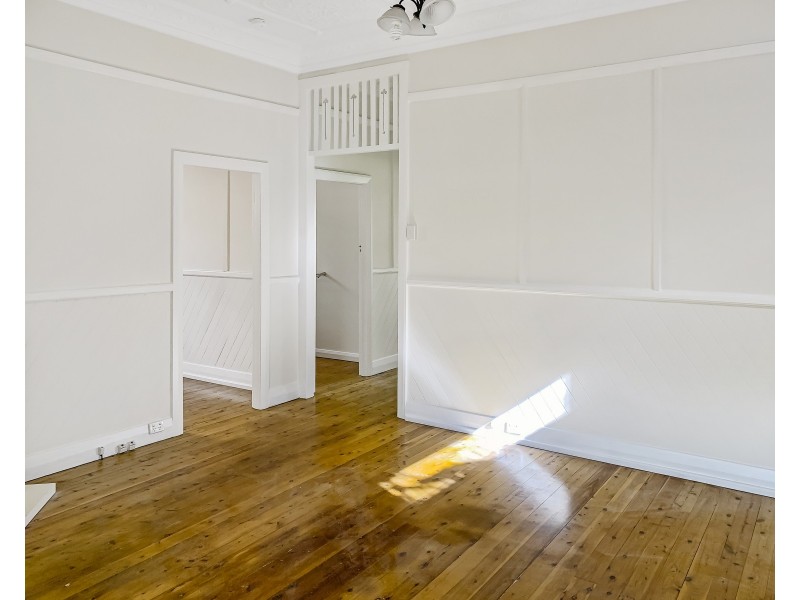 4 Queens Road, Tighes Hill NSW 2297