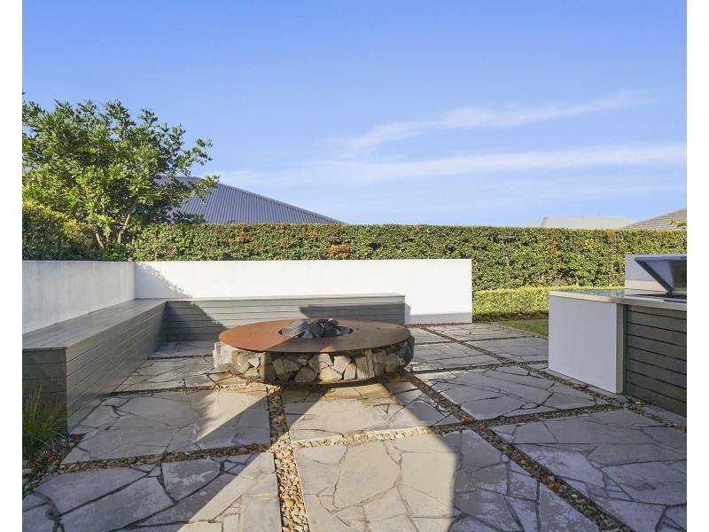 56 Seaside Boulevard, Fern Bay NSW 2295