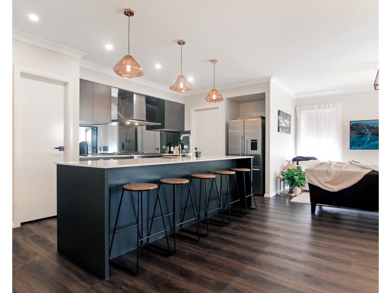 18 Apple Street, Fern Bay NSW 2295