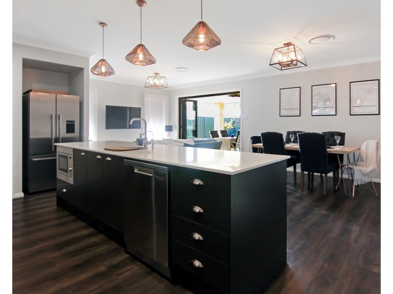 18 Apple Street, Fern Bay NSW 2295