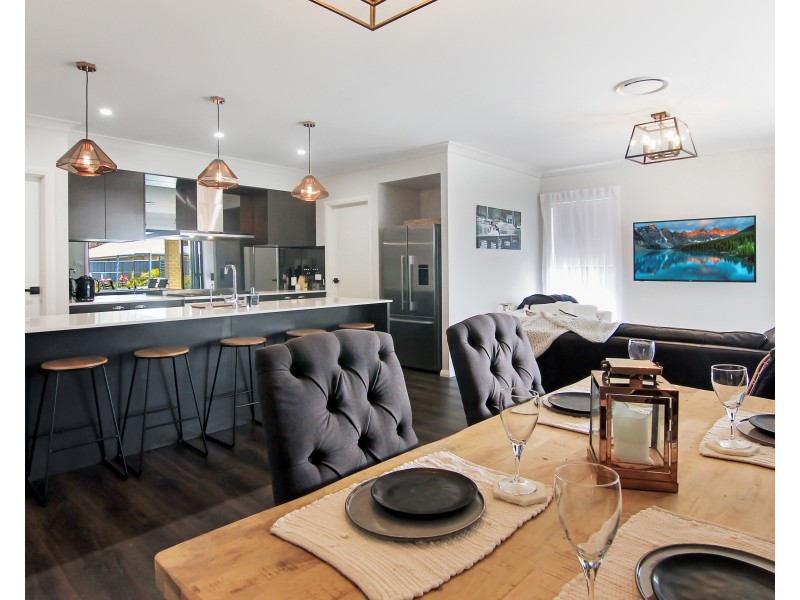 18 Apple Street, Fern Bay NSW 2295